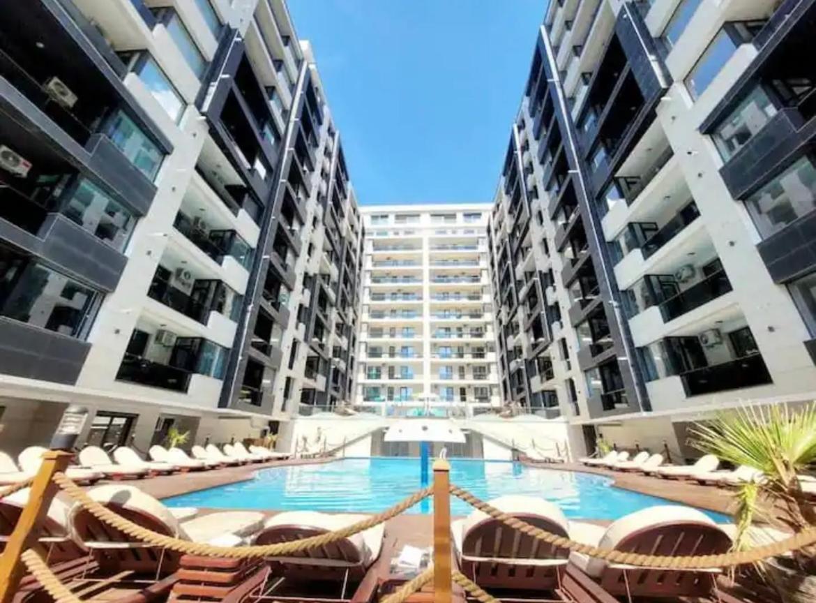 Tropical Vibes Suite Navodari Luaran gambar